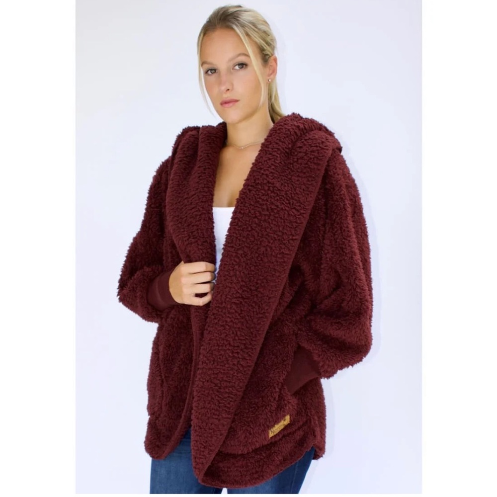 Maroon nordic beach sherpa